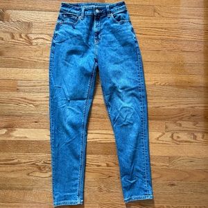 American eagle “mom jean”